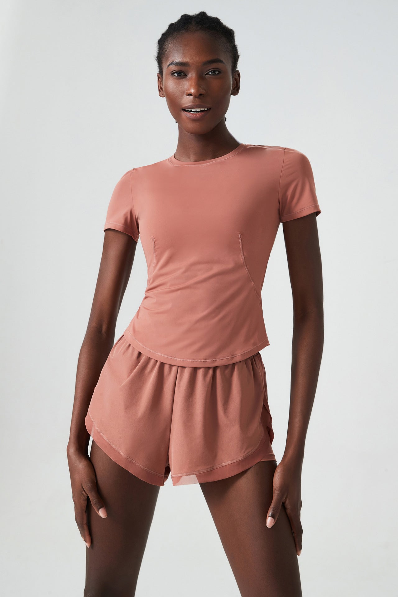 Traje deportivo de verano de dos piezas de secado rápido para mujer, ropa deportiva para fitness y yoga.