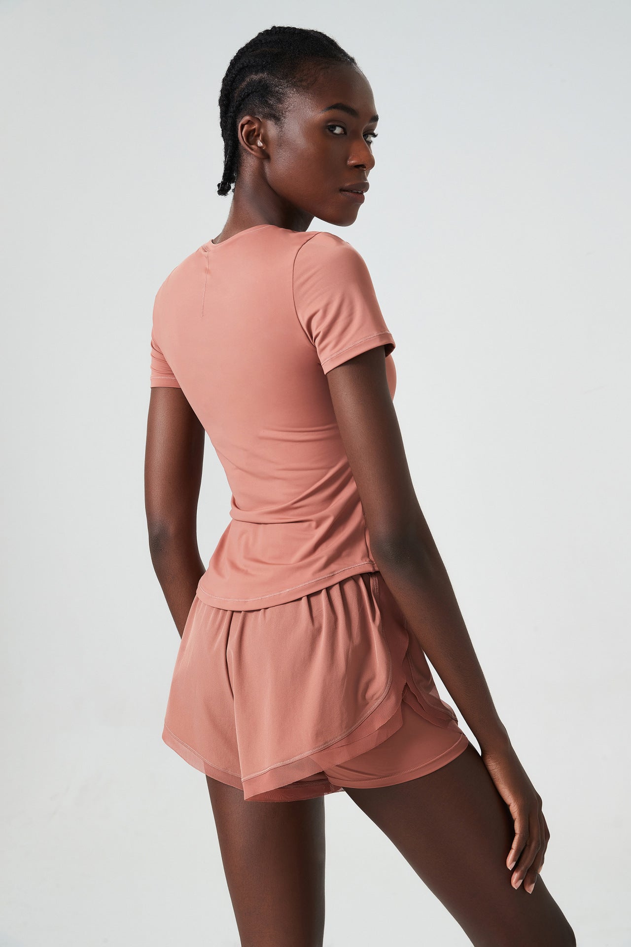 Traje deportivo de verano de dos piezas de secado rápido para mujer, ropa deportiva para fitness y yoga.