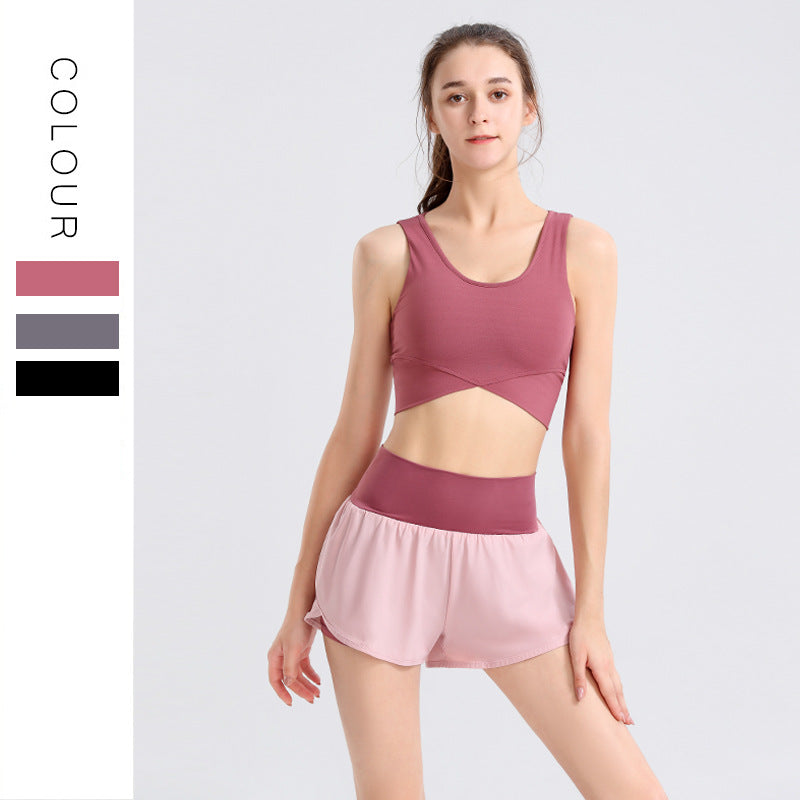 Traje de yoga para mujer, conjunto de dos piezas con sujetador sin espalda y pantalones cortos deportivos para correr y fitness