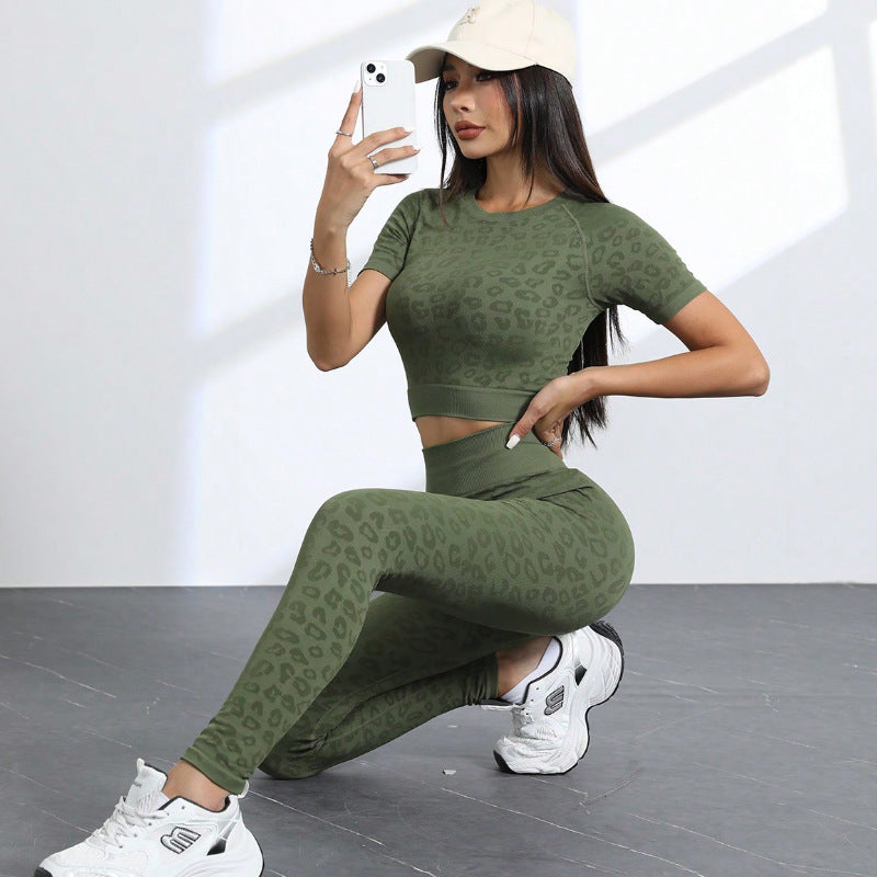 Quick Drying Breathable Nylon Peach Hip Slim Fit Pants Leopard Seamless Cropped Yoga Pants