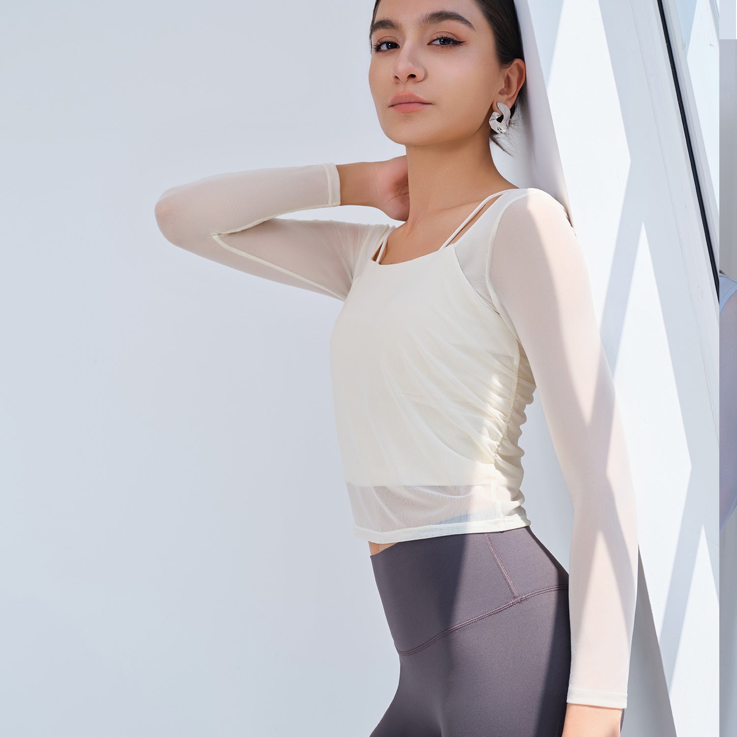 Yoga Clothes Women Spring Summer Exercise Yoga Clothes Top with Chest Pad Slim Outer Wear Running Fitness Mesh Breathable Long Sleeve